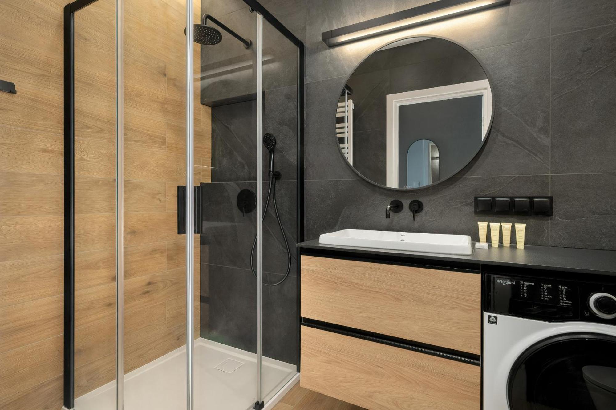 Nowoczesny Z Parkingiem W Sasiedztwie Starego Zoo By Renters Apartment